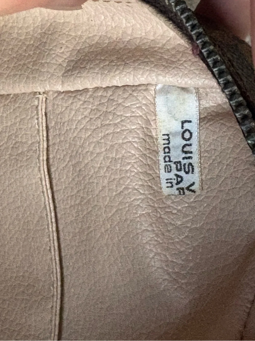 Authentic LOUIS VUITTON Trousse Toilette 28 Monogram Cosmetics Pouch